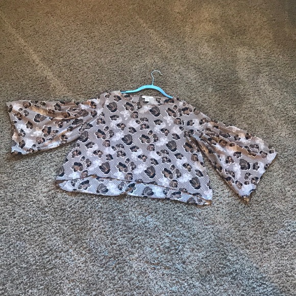 Bar III flowy floral crop top - Picture 1 of 3